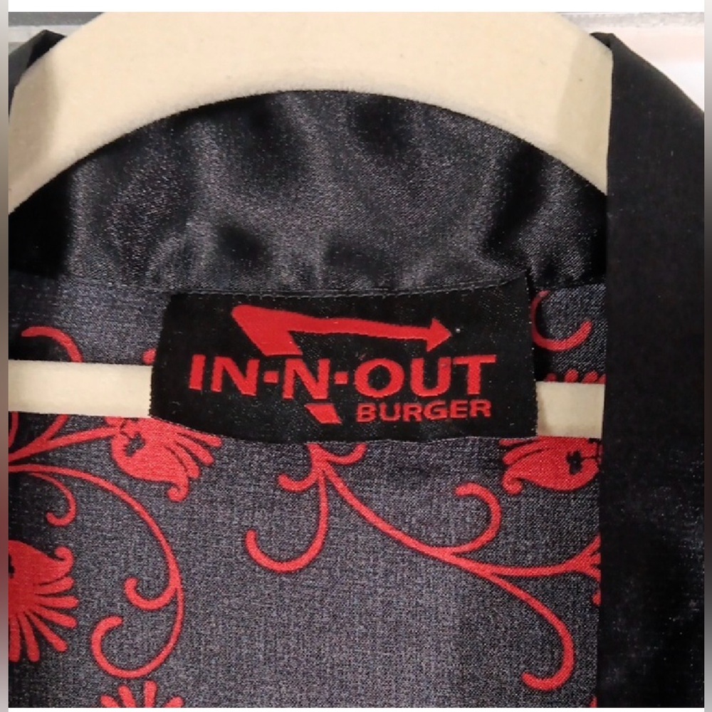 Luxurious Black Red Floral Satin Robe With Belt In-N-Out Burger Lounge Wear. - Picture 4 of 9